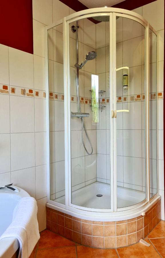Appartement Uttied Mit Terrasse Und Garten - 4 Sterne Dtv Rambin ภายนอก รูปภาพ